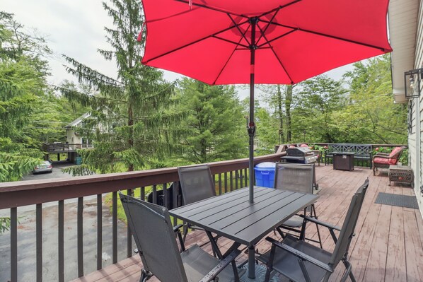 House (3 Bedrooms) | Interior - Tobyhanna Home w/ Fire Pits - 9 Mi to Kalahari! (Tobyhanna)