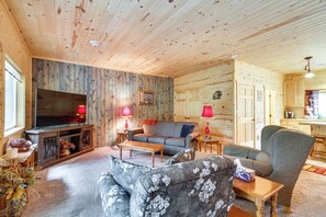 House (2 Bedrooms) | Interior