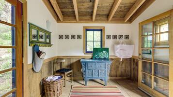 Cottage (2 Bedrooms) | Interior