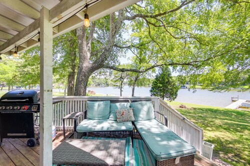 Dock, Deck & Kayaks: Home on Cedar Creek Reservoir