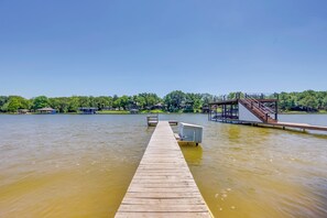 House (4 Bedrooms) | Interior - Dock, Deck & Kayaks: Home on Cedar Creek Reservoir (Mabank)