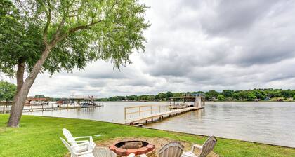 Hot Tub & Dock: Lakefront Mabank Home