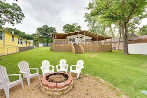 House (3 Bedrooms) | Interior - Hot Tub & Dock: Lakefront Mabank Home (Mabank)