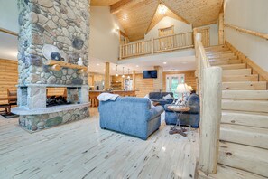 House (5 Bedrooms) | Interior