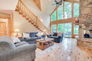 House (5 Bedrooms) | Interior