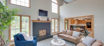 Game Room & Covered Patio: Hummelstown Hideaway