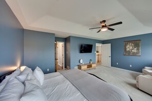 House (5 Bedrooms) | Interior - Game Room & Covered Patio: Hummelstown Hideaway (Hummelstown)