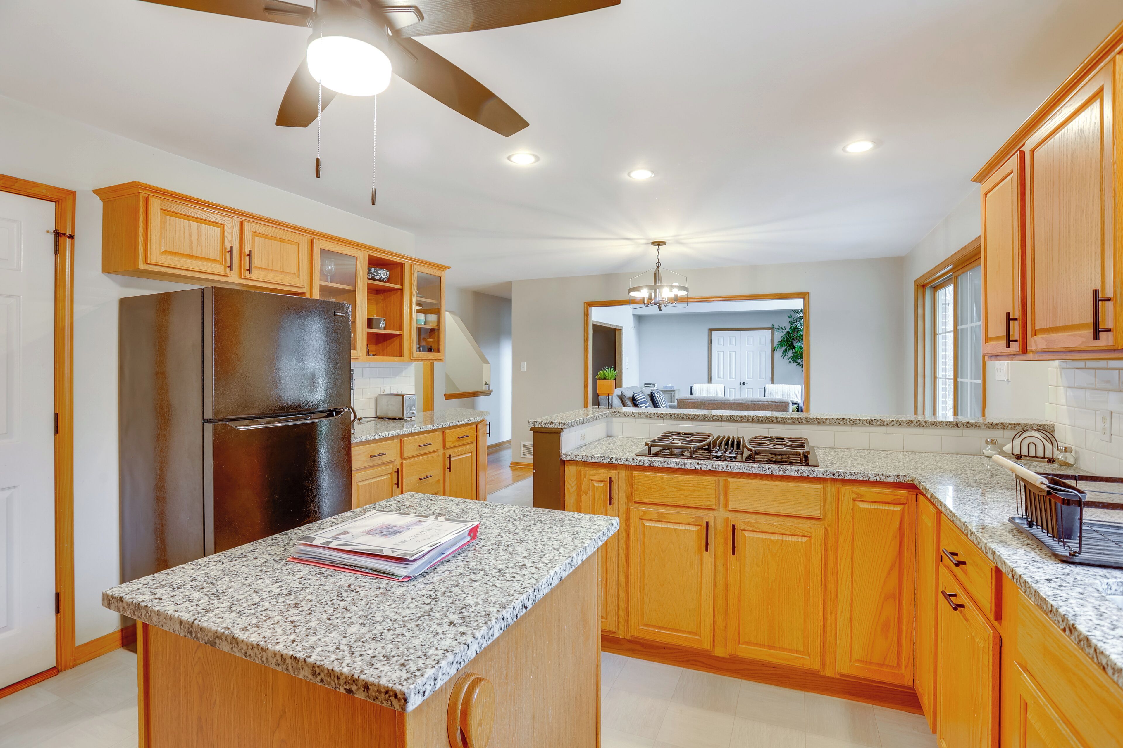 House (5 Bedrooms) | Interior