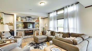 House (3 Bedrooms) | Front of property