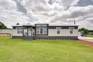 House (3 Bedrooms) | Interior - Kingston Home w/ On-site Boat Parking 2 Mi to Lake (Kingston)