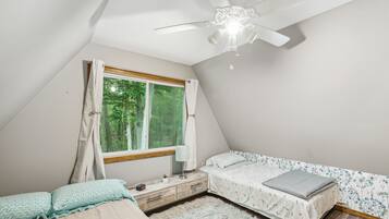 2 bedrooms, bed sheets
