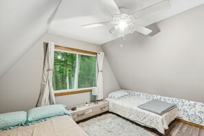 2 bedrooms, bed sheets - Cozy Michigan Escape w/ Deck, Fire Pit & Grill! (Ludington)