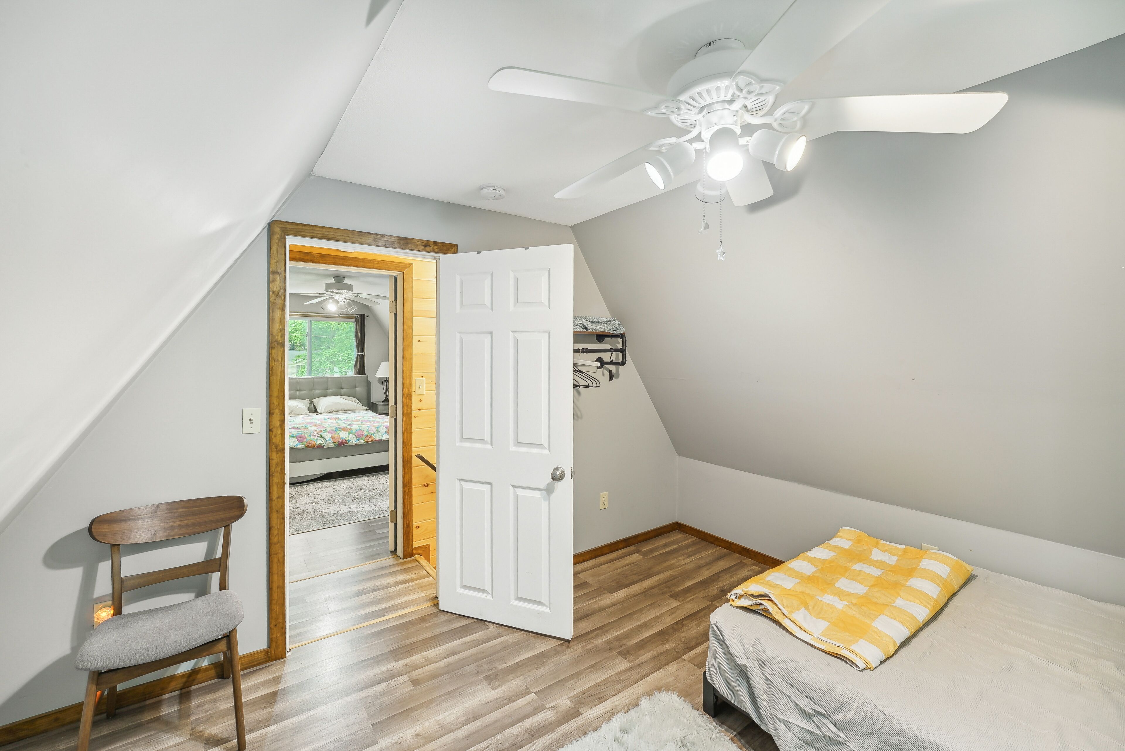 2 多间卧室、床单