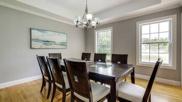 House (4 Bedrooms) | Interior