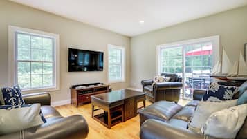 House (4 Bedrooms) | Interior