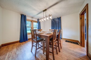 House (4 Bedrooms) | Interior - Central Erie Vacation Rental ~ 2 Mi to Beach! (Erie)