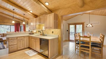 Talo (2 Bedrooms) | Sisätilat