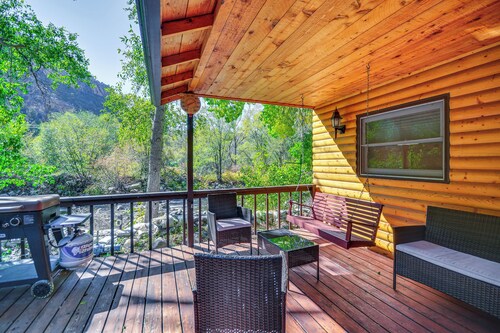 Creekside Ten Sleep Vacation Rental + Deck & Grill