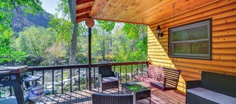Creekside Ten Sleep Vacation Rental + Deck & Grill
