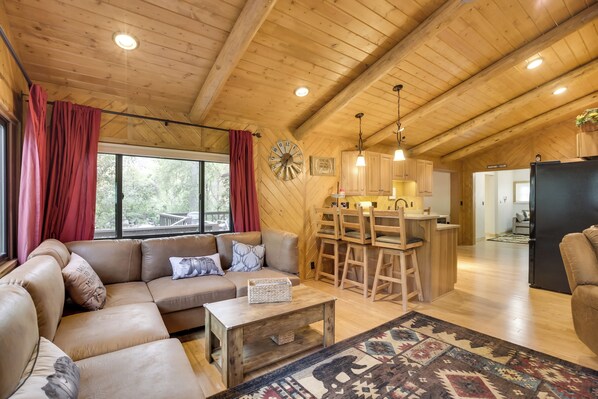 House (2 Bedrooms) | Interior