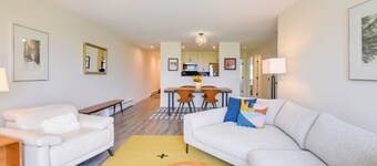 Newly Renovated Bartlett Condo w/ Mountain Views!