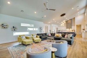 House (5 Bedrooms) | Interior