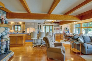 House (4 Bedrooms) | Interior