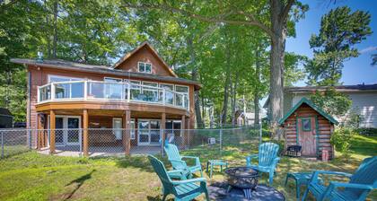 Lakefront Cadillac Retreat w/ Sauna + Boating!
