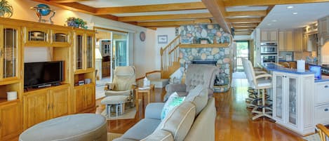 House (4 Bedrooms) | Front of property