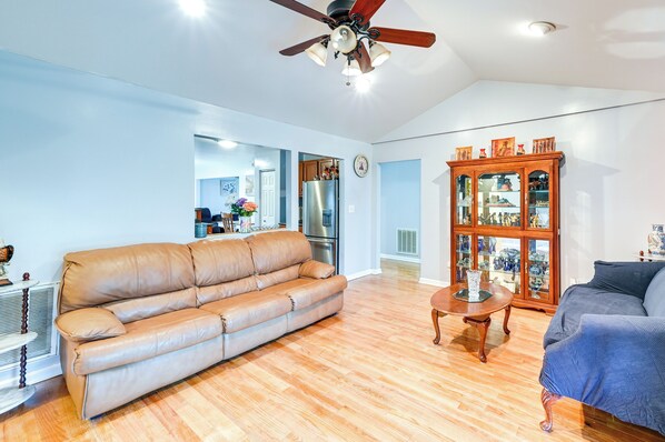 House (4 Bedrooms) | Interior