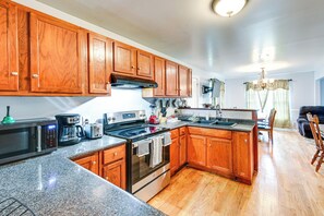 House (4 Bedrooms) | Interior