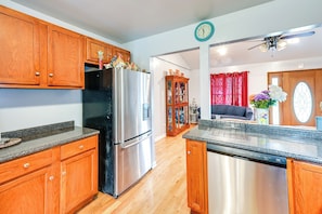 House (4 Bedrooms) | Interior - Peaceful Getaway in Blonts Creek Near Washington (Blounts Creek)