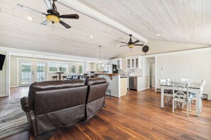 Cottage (3 Bedrooms) | Interior