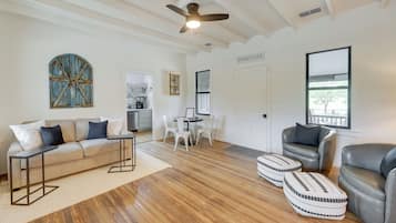 House (3 Bedrooms) | Front of property