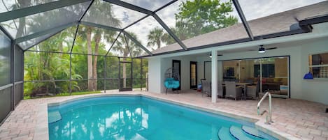 Rumah (4 Bedrooms) | Kolam renang | Kolam renang outdoor