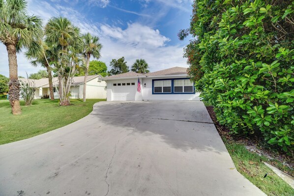 House (4 Bedrooms) | Interior - 'casa Blanco' Escape w/ Fire Pit in Sebastian! (Sebastian)