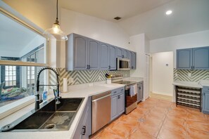 House (4 Bedrooms) | Interior - 'casa Blanco' Escape w/ Fire Pit in Sebastian! (Sebastian)