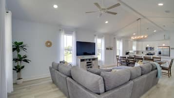 House (4 Bedrooms) | Interior