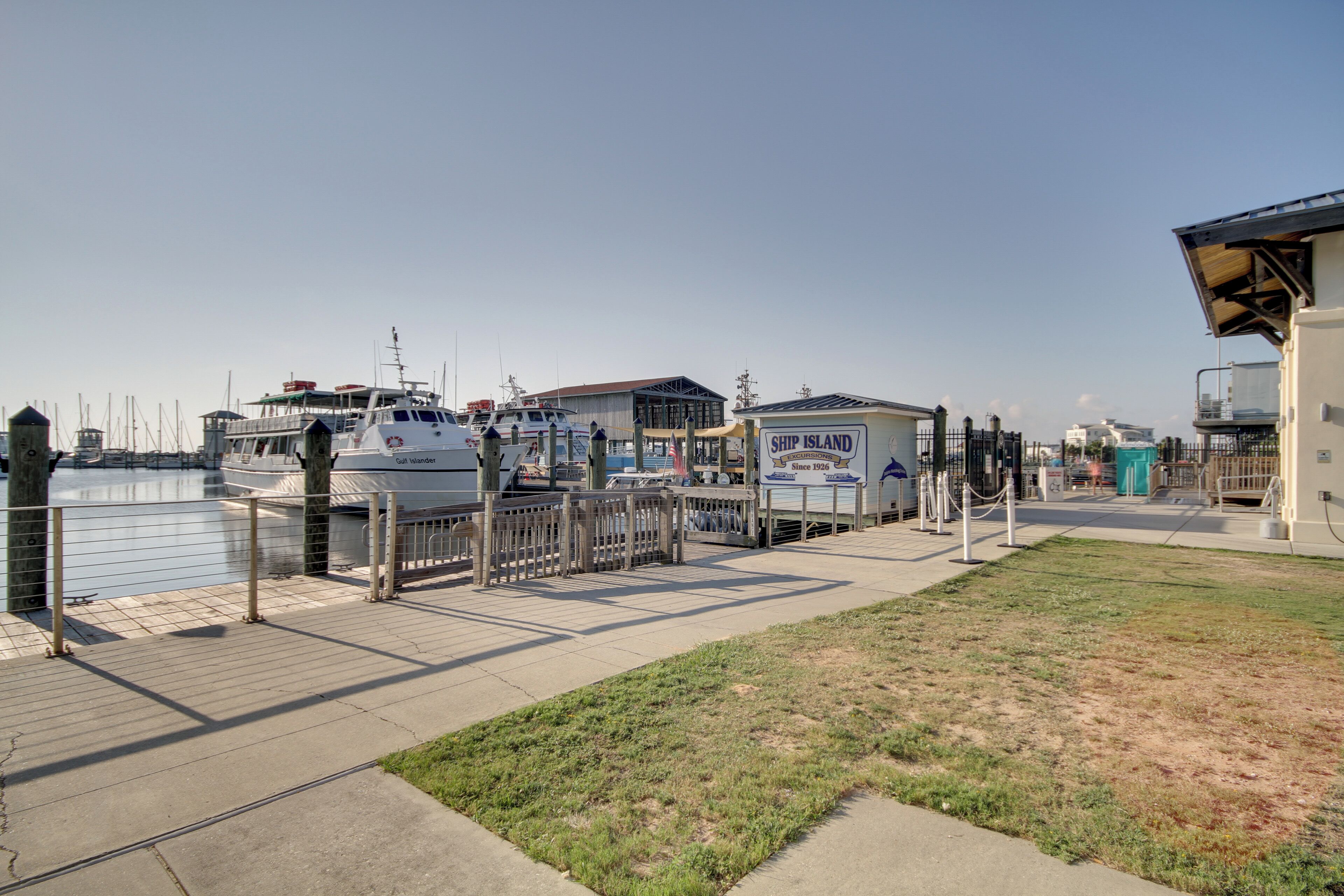 المنشأة من الداخل