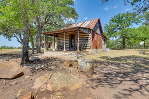 Exterior - Palo Pinto Paradise on 55-acre Texas Farm (Santo)