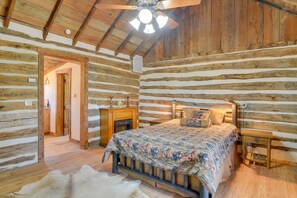 House (1 Bedroom) | 1 bedroom, bed sheets - Palo Pinto Paradise on 55-acre Texas Farm (Santo)