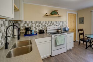 Cottage (2 Bedrooms) | Interior