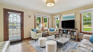 Cottage (2 Bedrooms) | Interior