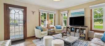 Boyne City Cottage: Walk to Downtown & Lake!