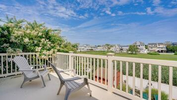 House (4 Bedrooms) | Front of property