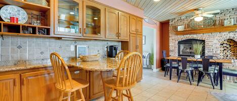 House (4 Bedrooms) | Interior