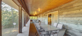 Greers Ferry Hideaway: Lake View, Boat Ramp Access