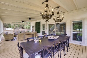 Interior - Gorgeous Palo Pinto Home w/ Private Hot Tub! (Palo Pinto)