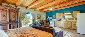 3 Mi to Downtown: Pet-friendly Wickenburg Retreat