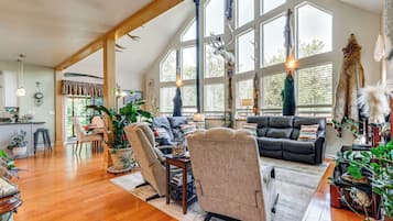 House (3 Bedrooms) | Front of property